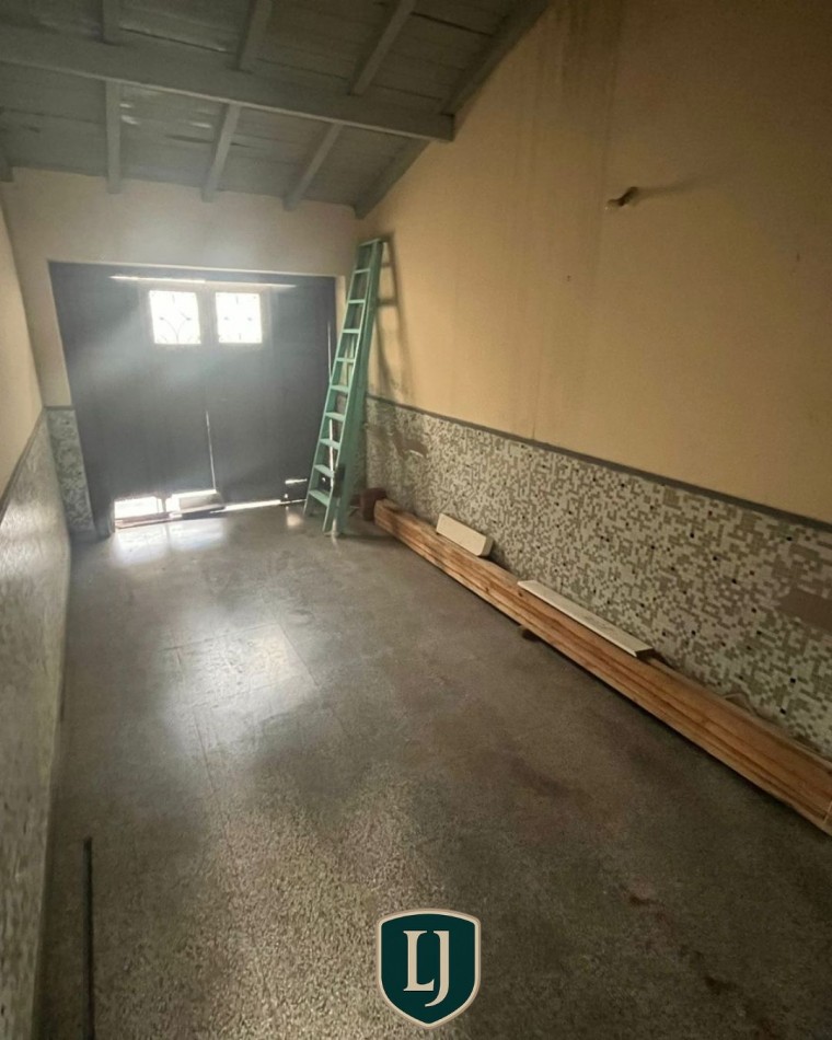 Importante Chalet sobre Av. Favaloro, Balcarce