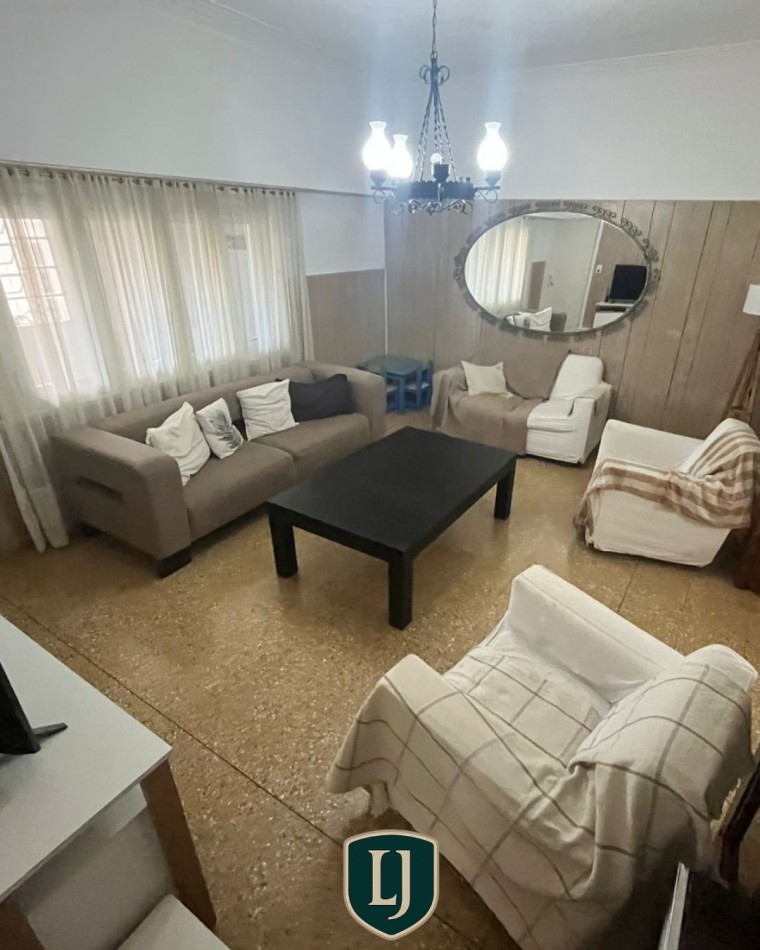 Importante Chalet sobre Av. Favaloro, Balcarce