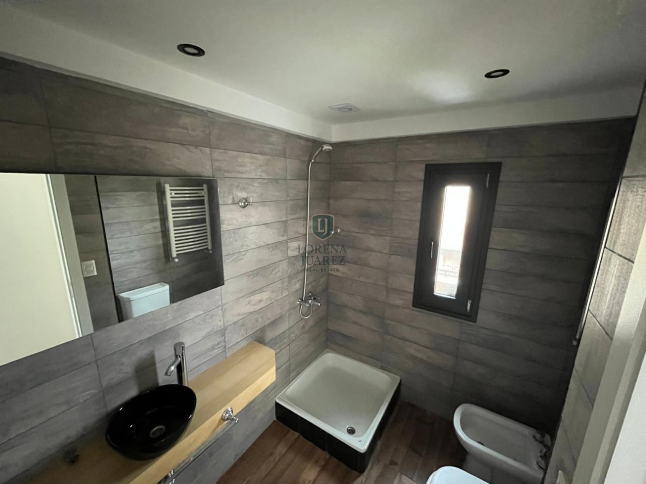 Vendemos excelente duplex en Constitucion