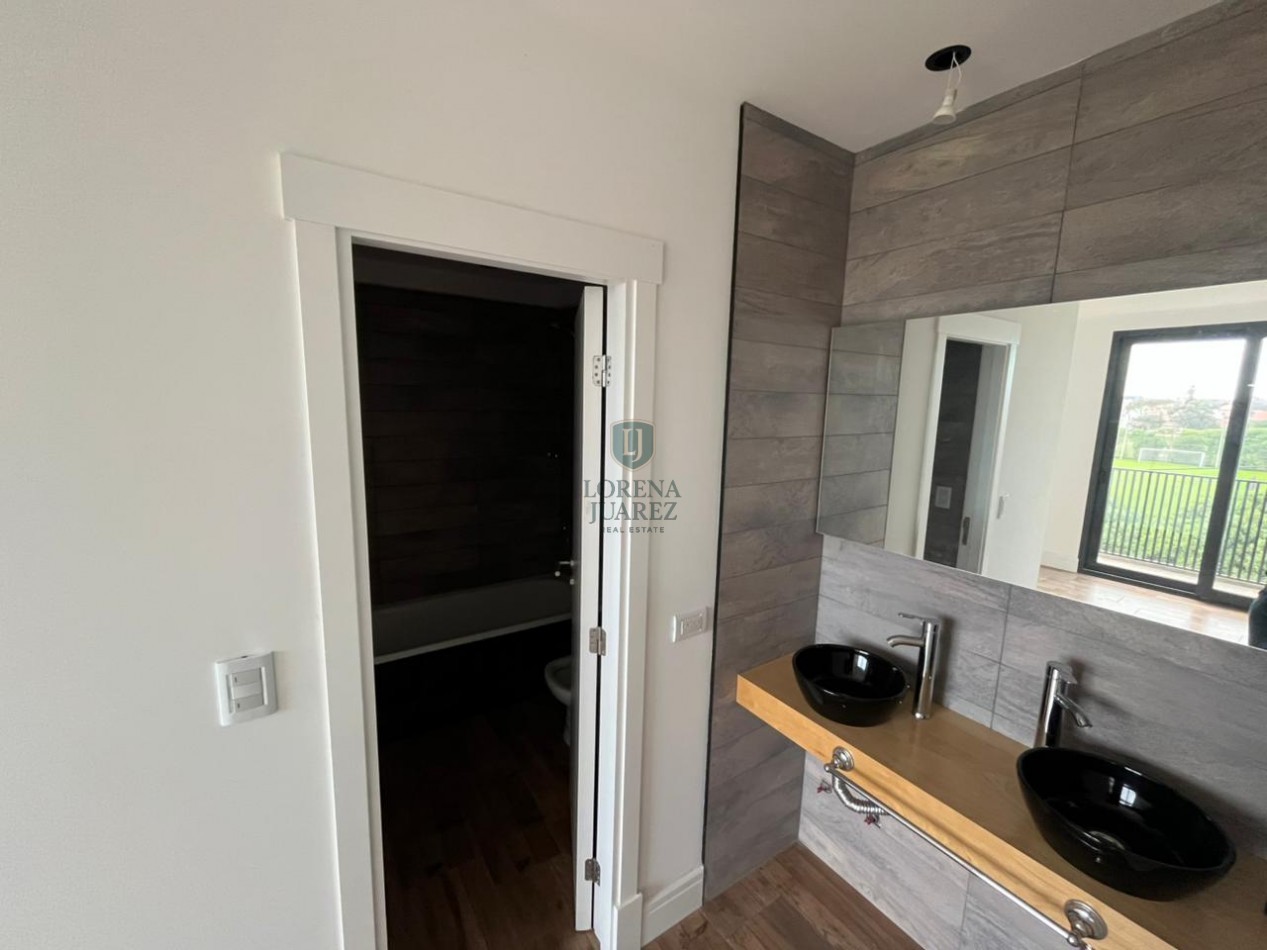 Vendemos excelente duplex en Constitucion